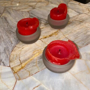 Set of 3 glass candle holders with small red yanke